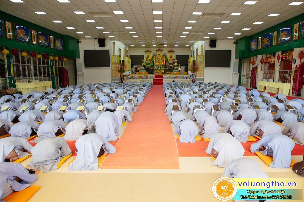 hinh-anh-cong-tu-chu-nhat-ngay-27-12-2020-chua-quan-the-am-duc-trong-lam-dong-27.jpg