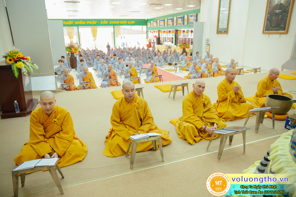 hinh-anh-cong-tu-chu-nhat-ngay-27-12-2020-chua-quan-the-am-duc-trong-lam-dong-7.jpg