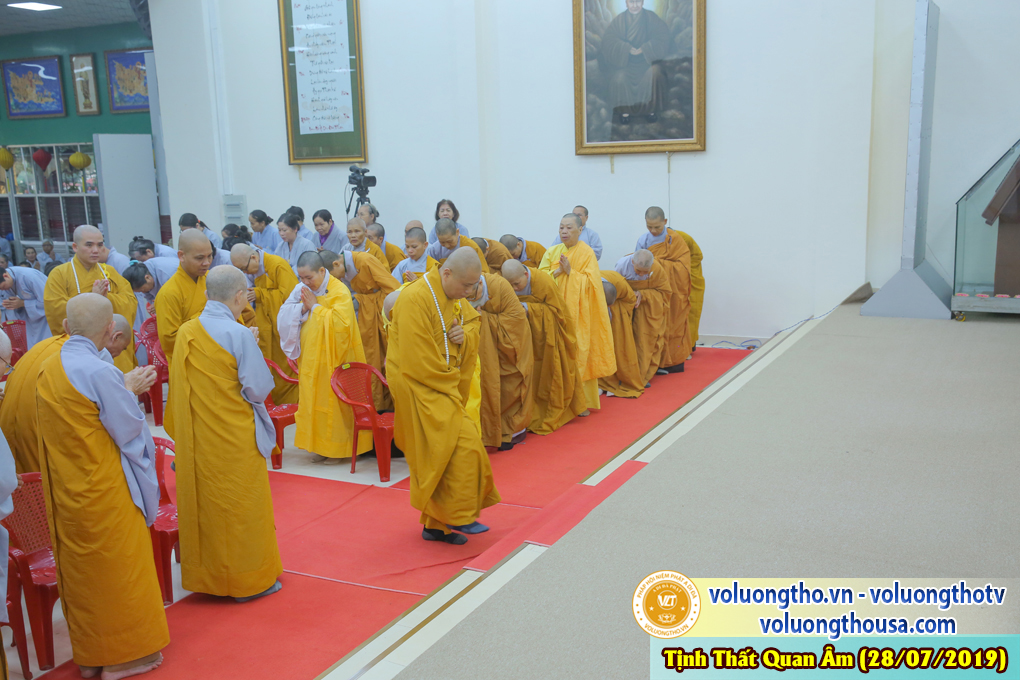 hinh-anh-cong-tu-chu-nhat-ngay-28-07-2019-chua-quan-the-am-duc-trong-lam-dong-1.jpg