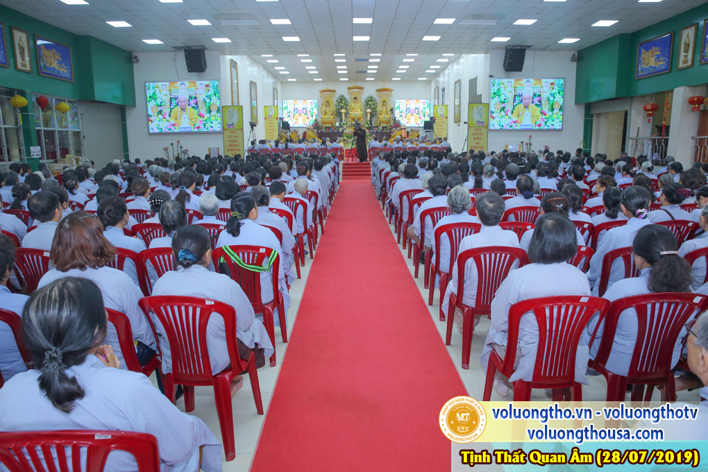 hinh-anh-cong-tu-chu-nhat-ngay-28-07-2019-chua-quan-the-am-duc-trong-lam-dong-10.jpg