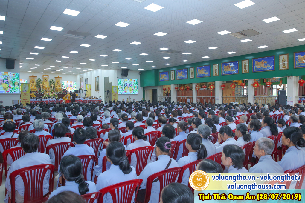 hinh-anh-cong-tu-chu-nhat-ngay-28-07-2019-chua-quan-the-am-duc-trong-lam-dong-11.jpg