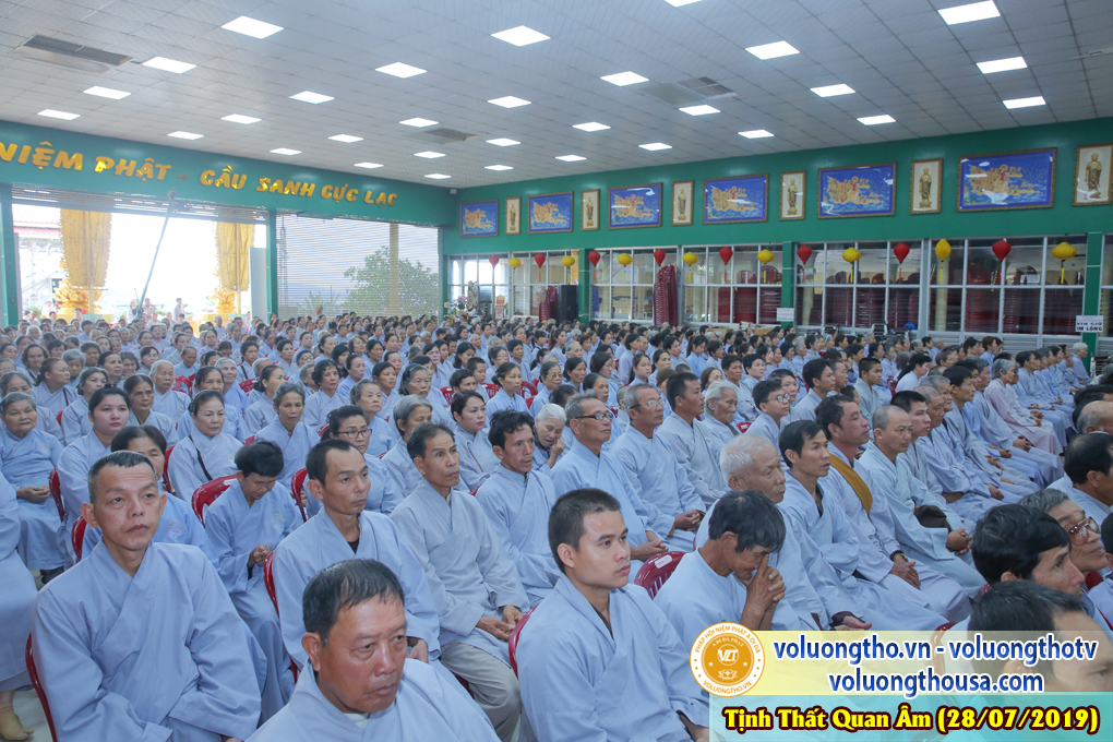hinh-anh-cong-tu-chu-nhat-ngay-28-07-2019-chua-quan-the-am-duc-trong-lam-dong-13.jpg