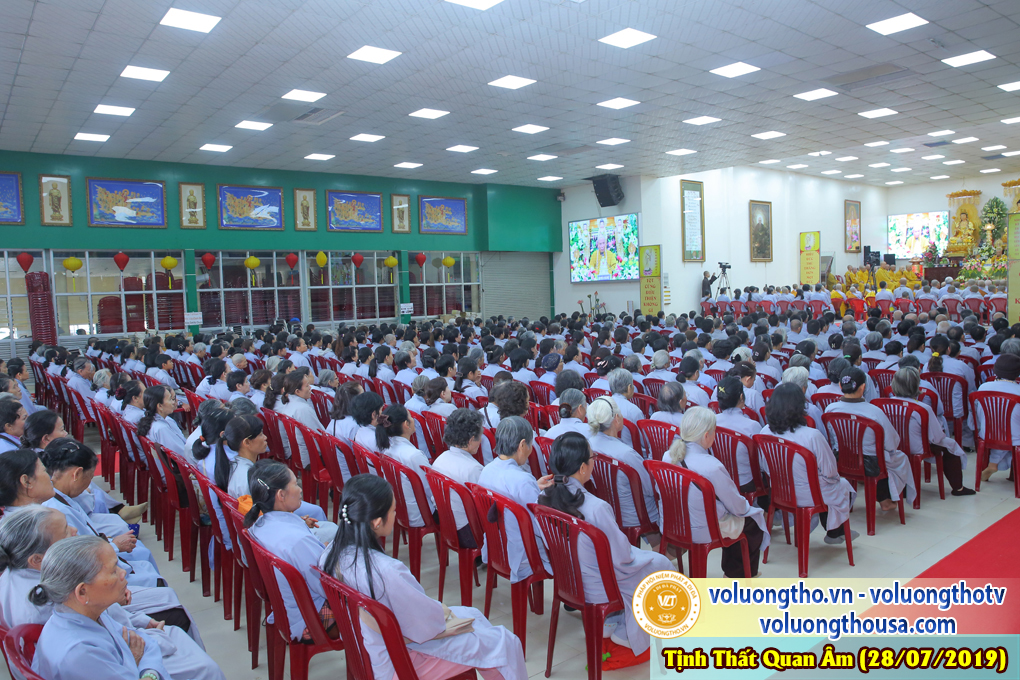 hinh-anh-cong-tu-chu-nhat-ngay-28-07-2019-chua-quan-the-am-duc-trong-lam-dong-15.jpg