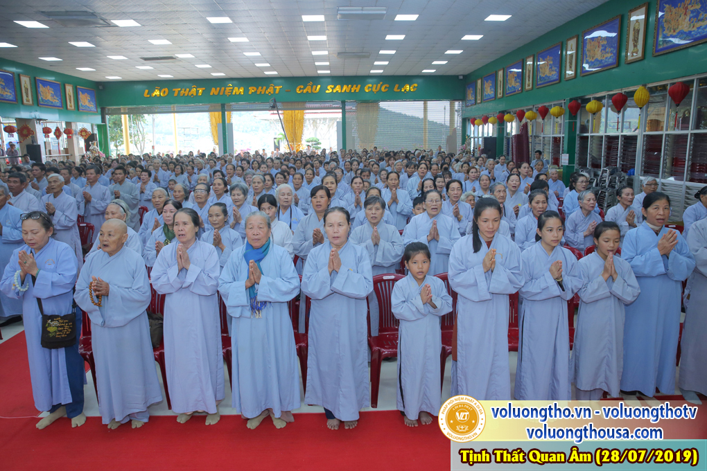 hinh-anh-cong-tu-chu-nhat-ngay-28-07-2019-chua-quan-the-am-duc-trong-lam-dong-2.jpg
