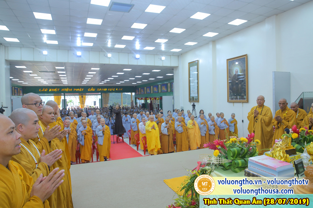 hinh-anh-cong-tu-chu-nhat-ngay-28-07-2019-chua-quan-the-am-duc-trong-lam-dong-21.jpg