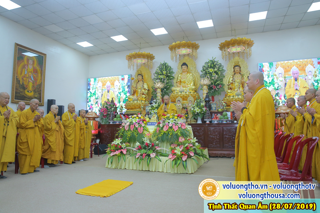 hinh-anh-cong-tu-chu-nhat-ngay-28-07-2019-chua-quan-the-am-duc-trong-lam-dong-23.jpg