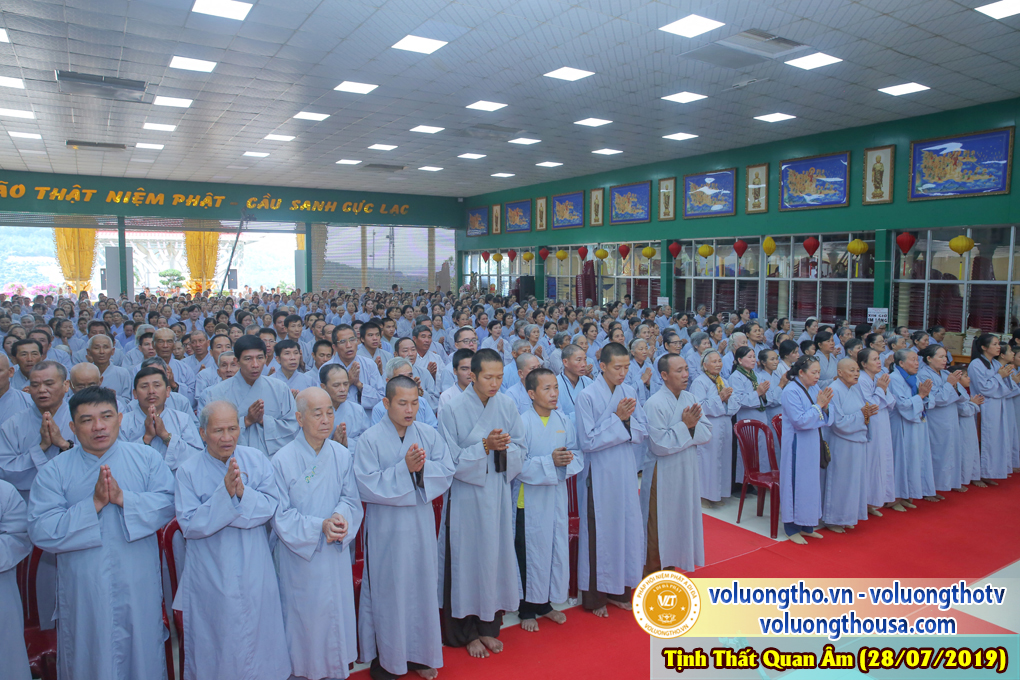 hinh-anh-cong-tu-chu-nhat-ngay-28-07-2019-chua-quan-the-am-duc-trong-lam-dong-24.jpg