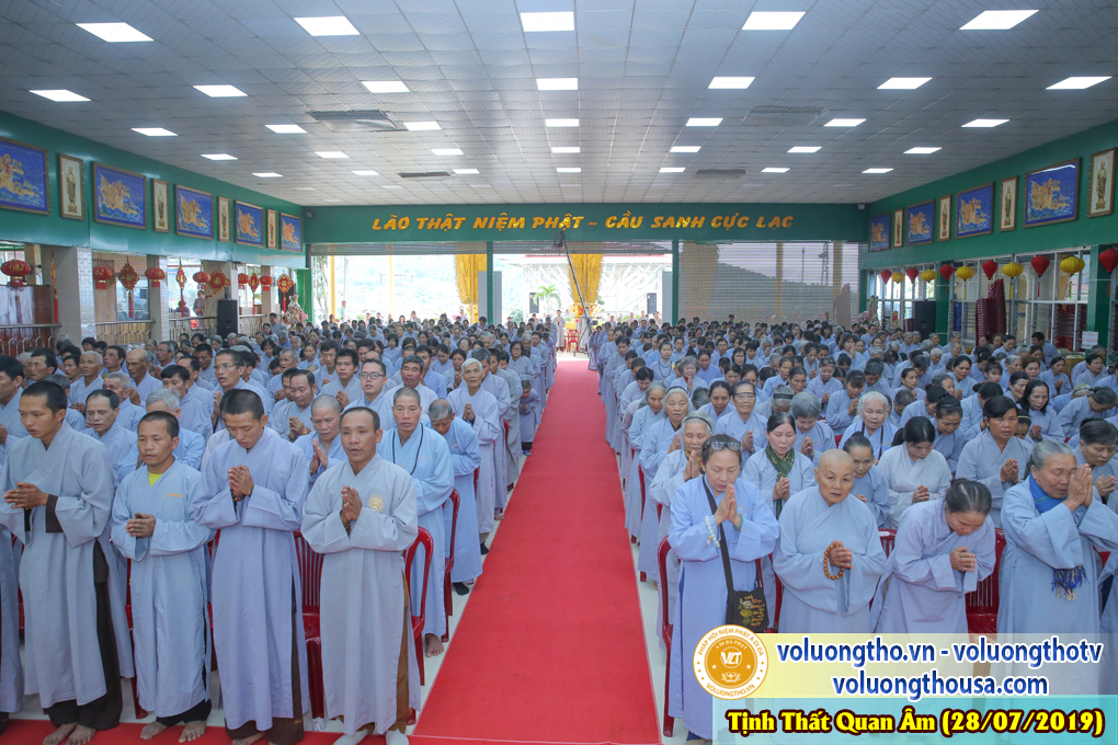 hinh-anh-cong-tu-chu-nhat-ngay-28-07-2019-chua-quan-the-am-duc-trong-lam-dong-25.jpg