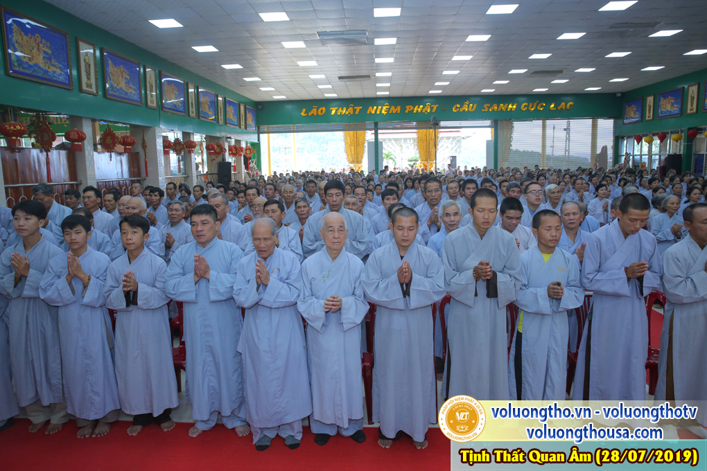 hinh-anh-cong-tu-chu-nhat-ngay-28-07-2019-chua-quan-the-am-duc-trong-lam-dong-3.jpg