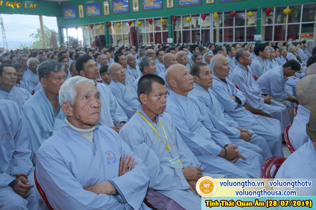 hinh-anh-cong-tu-chu-nhat-ngay-28-07-2019-chua-quan-the-am-duc-trong-lam-dong-6.jpg
