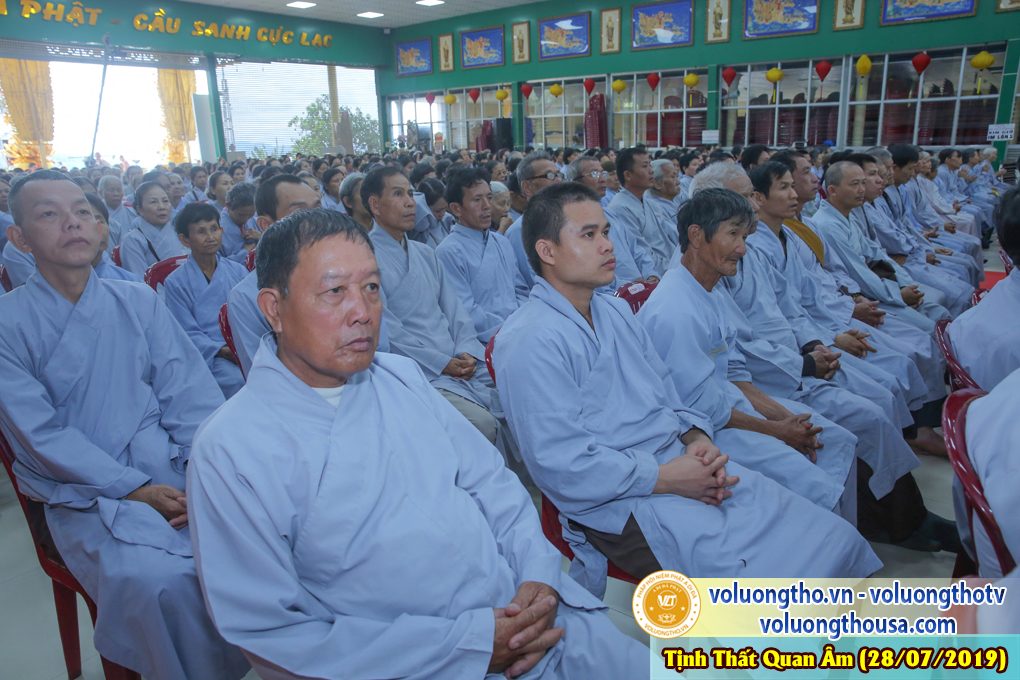 hinh-anh-cong-tu-chu-nhat-ngay-28-07-2019-chua-quan-the-am-duc-trong-lam-dong-7.jpg