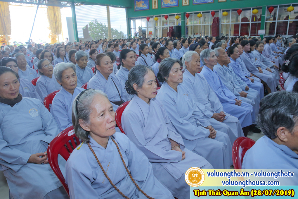 hinh-anh-cong-tu-chu-nhat-ngay-28-07-2019-chua-quan-the-am-duc-trong-lam-dong-8.jpg