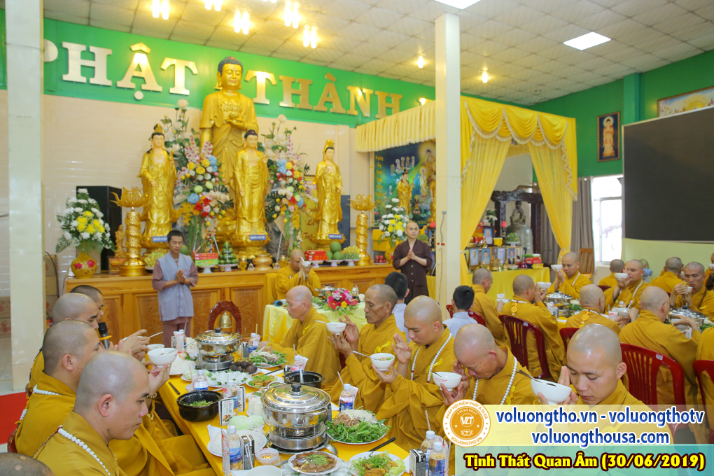 hinh-anh-cong-tu-chu-nhat-ngay-30-06-2019-chua-quan-the-am-duc-trong-lam-dong-20.jpg