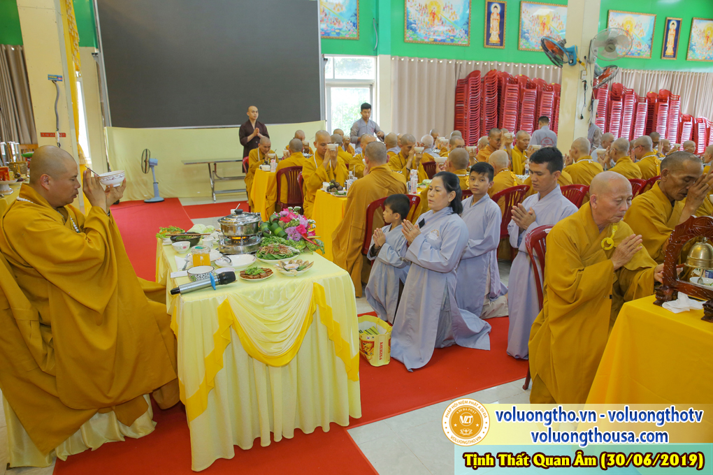 hinh-anh-cong-tu-chu-nhat-ngay-30-06-2019-chua-quan-the-am-duc-trong-lam-dong-22.jpg
