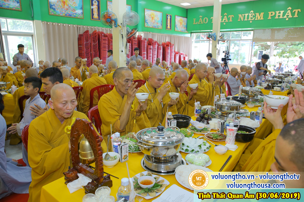 hinh-anh-cong-tu-chu-nhat-ngay-30-06-2019-chua-quan-the-am-duc-trong-lam-dong-24.jpg