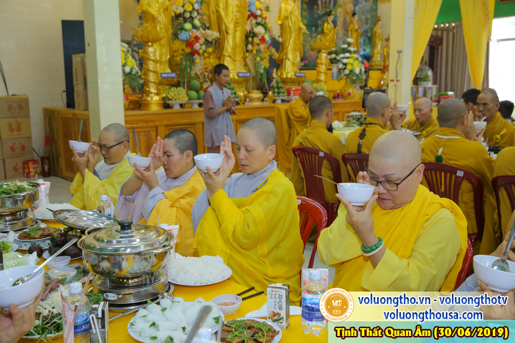 hinh-anh-cong-tu-chu-nhat-ngay-30-06-2019-chua-quan-the-am-duc-trong-lam-dong-27.jpg
