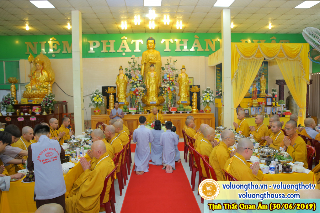 hinh-anh-cong-tu-chu-nhat-ngay-30-06-2019-chua-quan-the-am-duc-trong-lam-dong-28.jpg