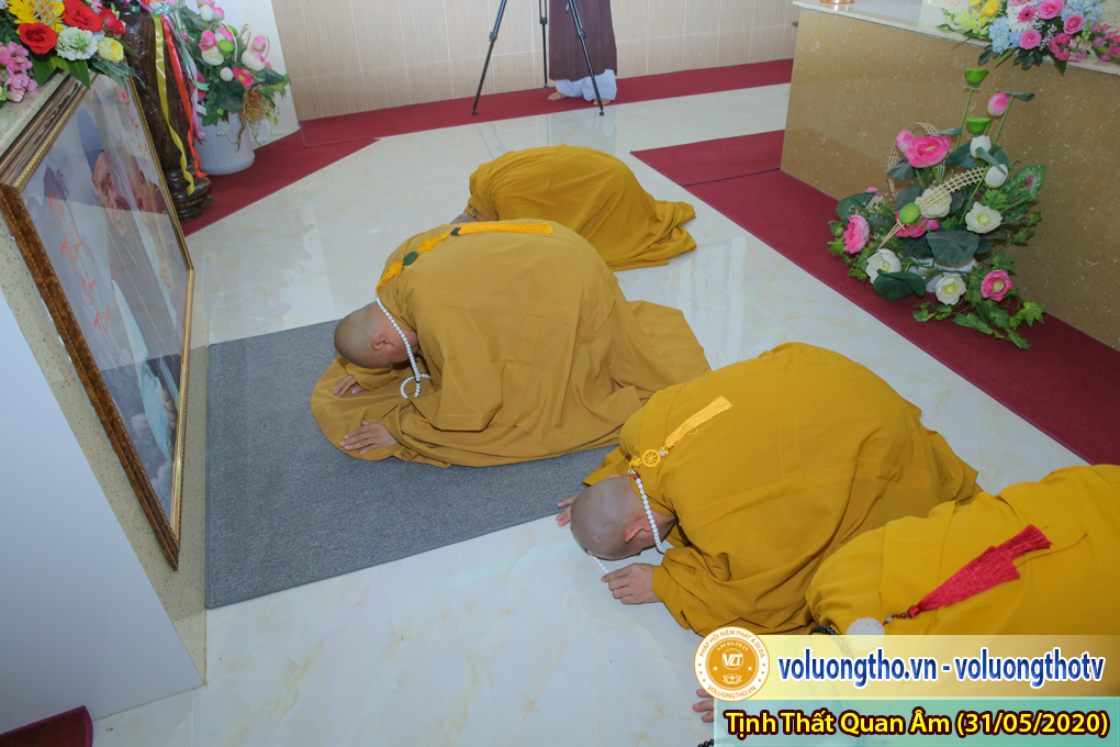 hinh-anh-cong-tu-chu-nhat-ngay-31-05-2020-chua-quan-the-am-duc-trong-lam-dong-12.jpg