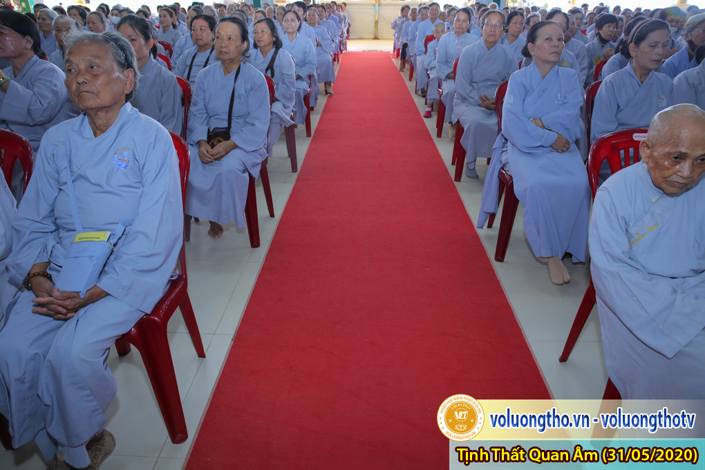 hinh-anh-cong-tu-chu-nhat-ngay-31-05-2020-chua-quan-the-am-duc-trong-lam-dong-13.jpg
