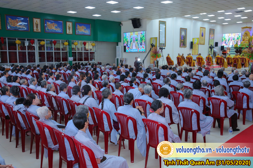 hinh-anh-cong-tu-chu-nhat-ngay-31-05-2020-chua-quan-the-am-duc-trong-lam-dong-18.jpg