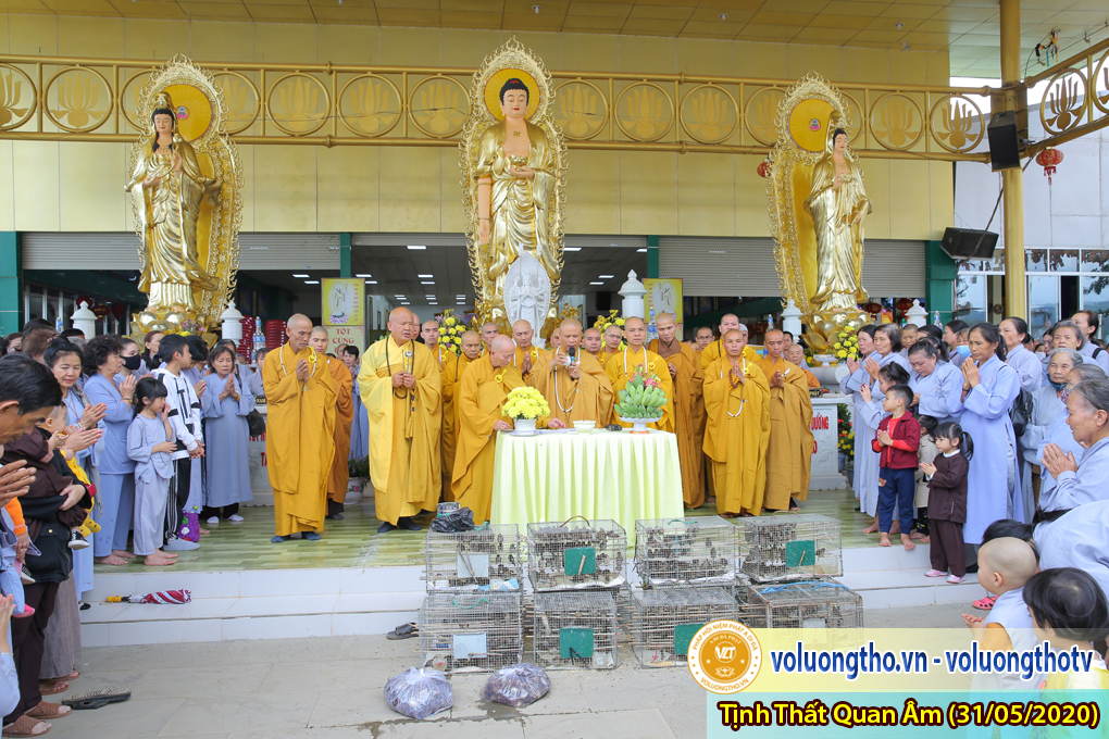 hinh-anh-cong-tu-chu-nhat-ngay-31-05-2020-chua-quan-the-am-duc-trong-lam-dong-21.jpg