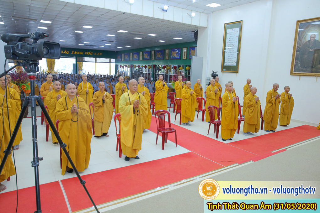 hinh-anh-cong-tu-chu-nhat-ngay-31-05-2020-chua-quan-the-am-duc-trong-lam-dong-28.jpg