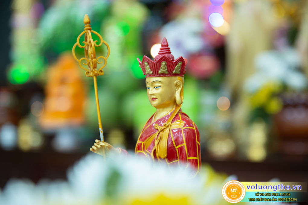 hinh-anh-cong-tu-le-via-duc-phat-a-di-da-ngay-30-12-2020-chua-quan-the-am-duc-trong-lam-dong-10.jpg