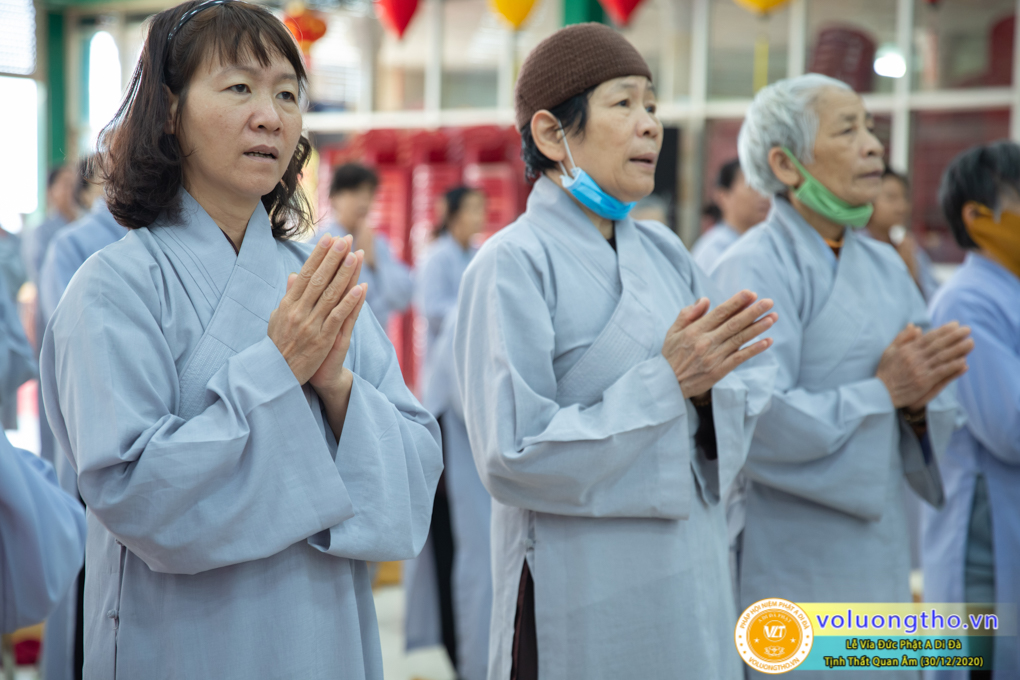 hinh-anh-cong-tu-le-via-duc-phat-a-di-da-ngay-30-12-2020-chua-quan-the-am-duc-trong-lam-dong-20.jpg