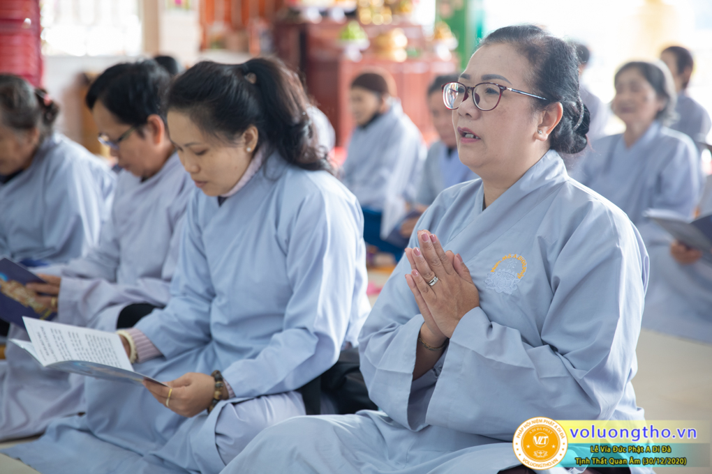 hinh-anh-cong-tu-le-via-duc-phat-a-di-da-ngay-30-12-2020-chua-quan-the-am-duc-trong-lam-dong-29.jpg