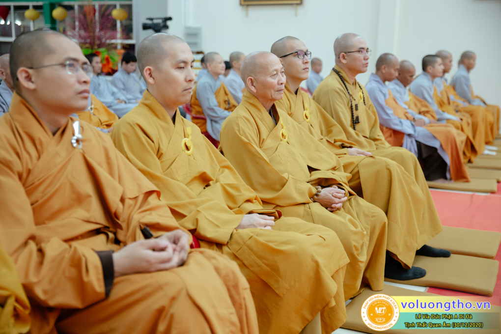 hinh-anh-cong-tu-le-via-duc-phat-a-di-da-ngay-30-12-2020-chua-quan-the-am-duc-trong-lam-dong-38.jpg