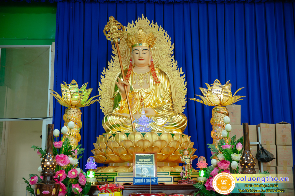 hinh-anh-cong-tu-le-via-duc-phat-a-di-da-ngay-30-12-2020-chua-quan-the-am-duc-trong-lam-dong-4.jpg