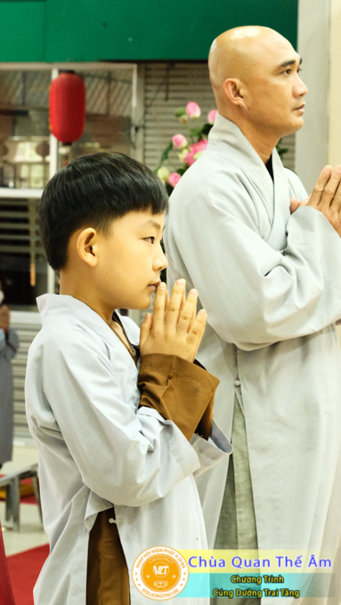 hinh-anh-cung-duong-trai-tang-ngay-1-5-2022-chua-quan-the-am-duc-trong-lam-dong-18.jpg