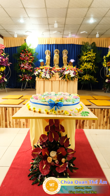 hinh-anh-cung-duong-trai-tang-ngay-1-5-2022-chua-quan-the-am-duc-trong-lam-dong-31.jpg