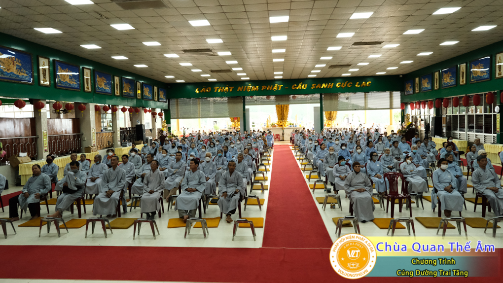 hinh-anh-cung-duong-trai-tang-ngay-1-5-2022-chua-quan-the-am-duc-trong-lam-dong-32.jpg