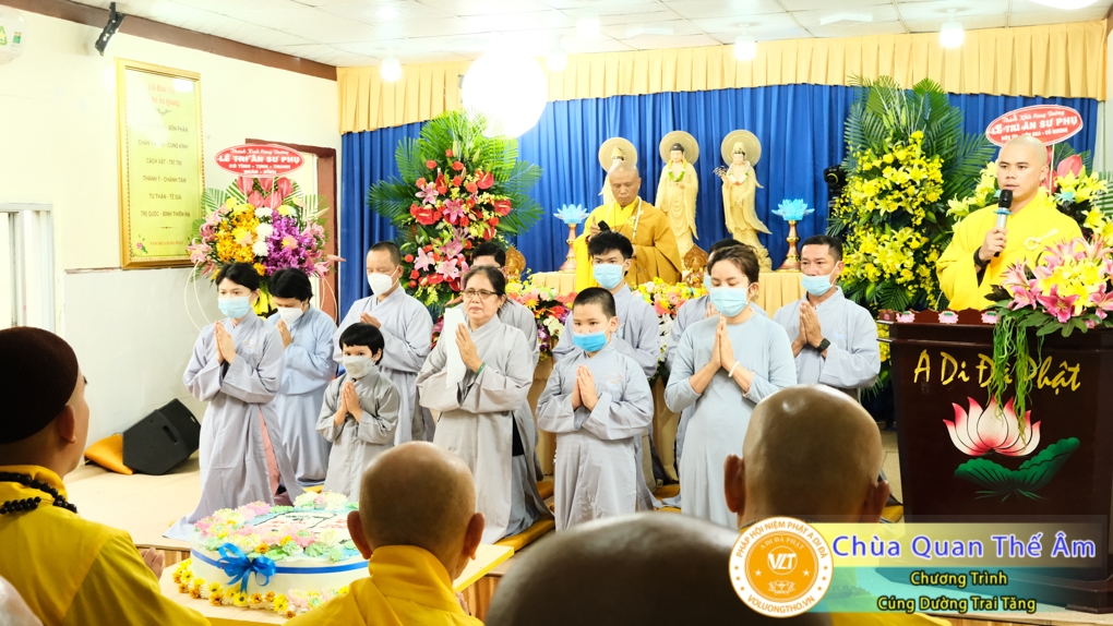 hinh-anh-cung-duong-trai-tang-ngay-1-5-2022-chua-quan-the-am-duc-trong-lam-dong-36.jpg
