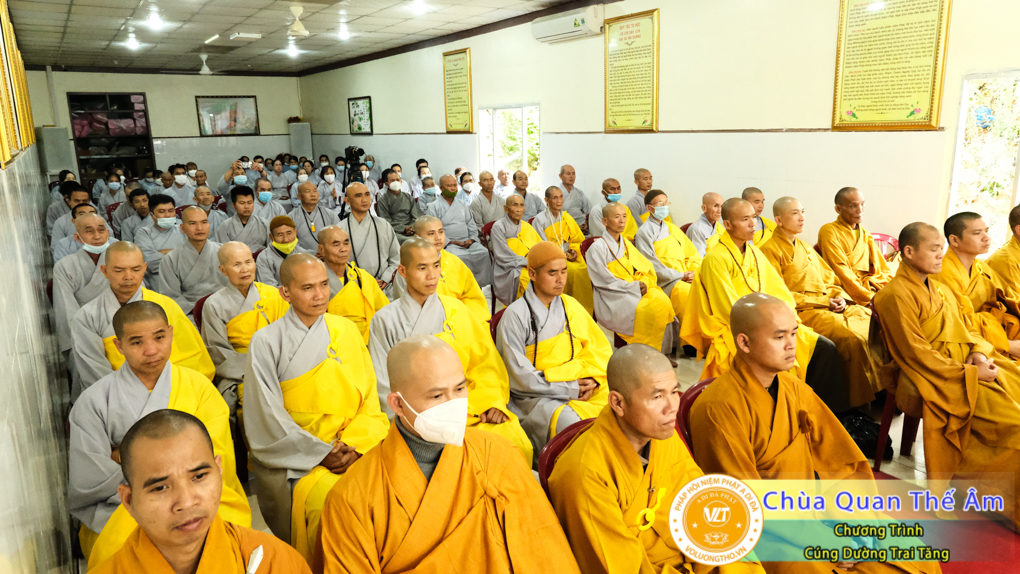 hinh-anh-cung-duong-trai-tang-ngay-1-5-2022-chua-quan-the-am-duc-trong-lam-dong-38.jpg