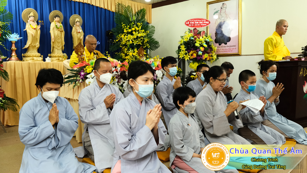 hinh-anh-cung-duong-trai-tang-ngay-1-5-2022-chua-quan-the-am-duc-trong-lam-dong-47.jpg