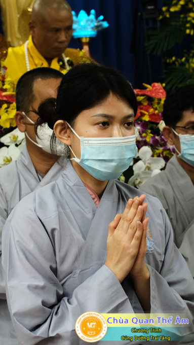 hinh-anh-cung-duong-trai-tang-ngay-1-5-2022-chua-quan-the-am-duc-trong-lam-dong-49.jpg