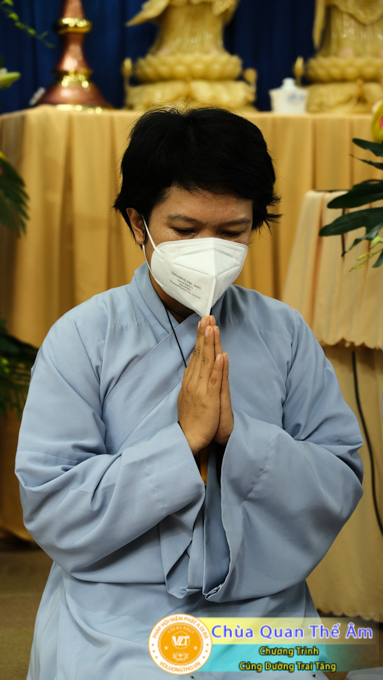 hinh-anh-cung-duong-trai-tang-ngay-1-5-2022-chua-quan-the-am-duc-trong-lam-dong-53.jpg