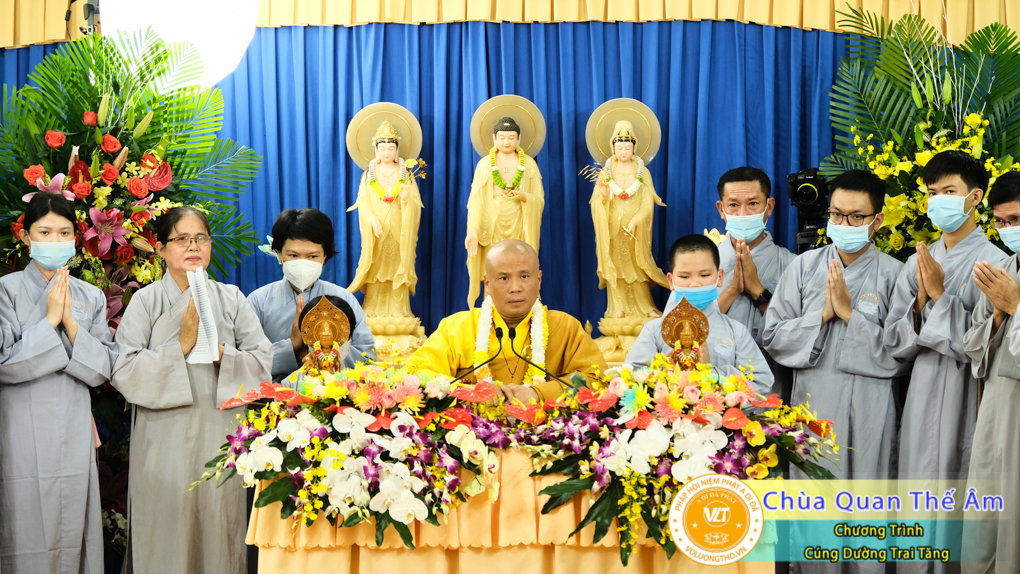 hinh-anh-cung-duong-trai-tang-ngay-1-5-2022-chua-quan-the-am-duc-trong-lam-dong-56.jpg