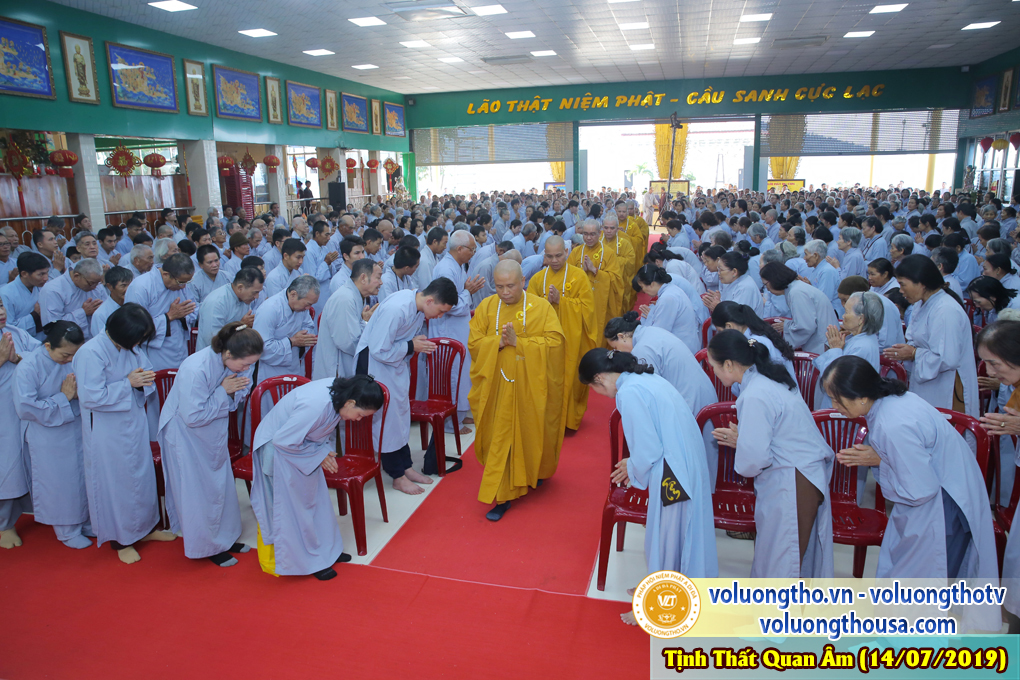 hinh-anh-cung-duong-trai-tang-ngay-14-07-2019-chua-quan-the-am-duc-trong-lam-dong-12.jpg