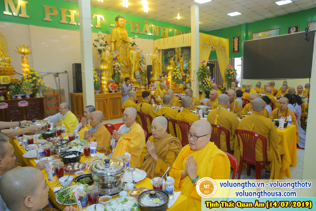 hinh-anh-cung-duong-trai-tang-ngay-14-07-2019-chua-quan-the-am-duc-trong-lam-dong-26.jpg