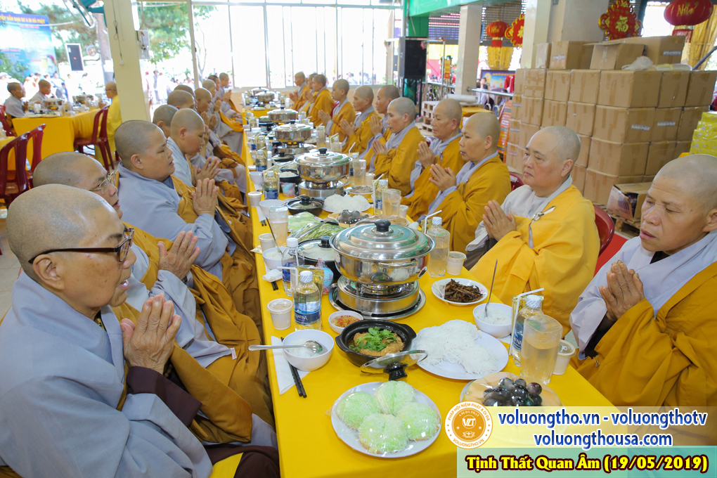 hinh-anh-cung-duong-trai-tang-ngay-19-05-2019-chua-quan-the-am-duc-trong-lam-dong-25.jpg
