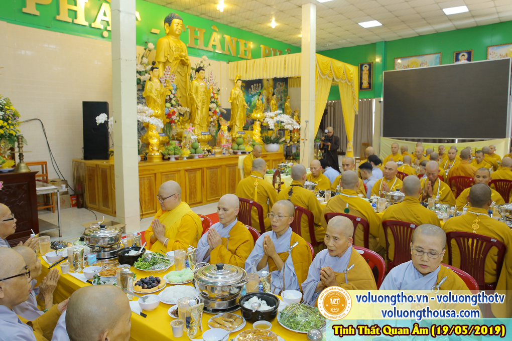 hinh-anh-cung-duong-trai-tang-ngay-19-05-2019-chua-quan-the-am-duc-trong-lam-dong-26.jpg