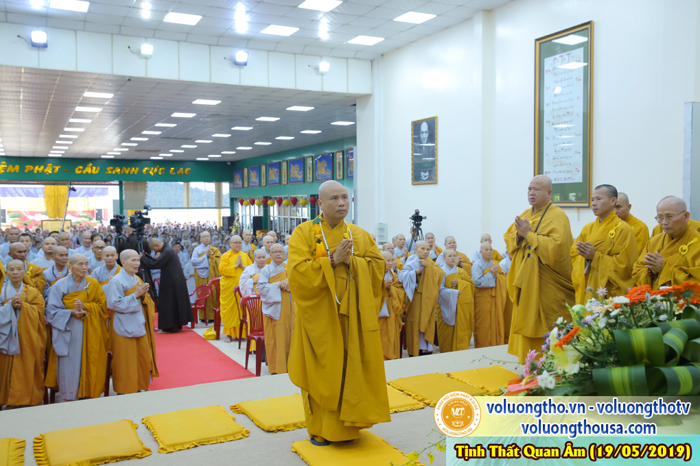 hinh-anh-cung-duong-trai-tang-ngay-19-05-2019-chua-quan-the-am-duc-trong-lam-dong-29.jpg