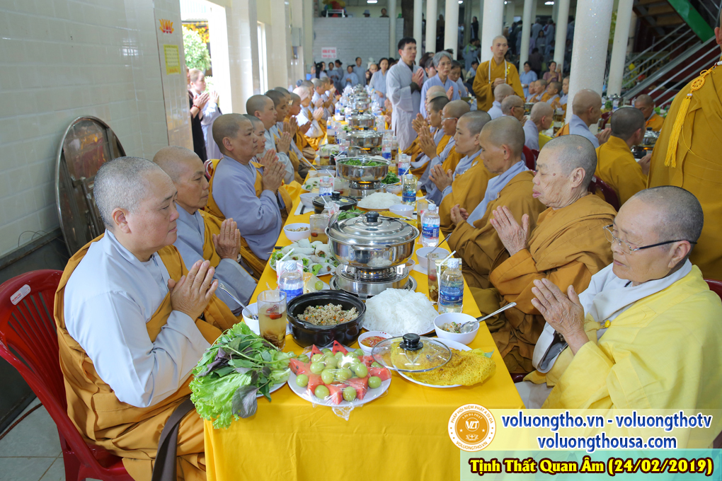 hinh-anh-cung-duong-trai-tang-ngay-24-02-2019-chua-quan-the-am-duc-trong-lam-dong-27.jpg