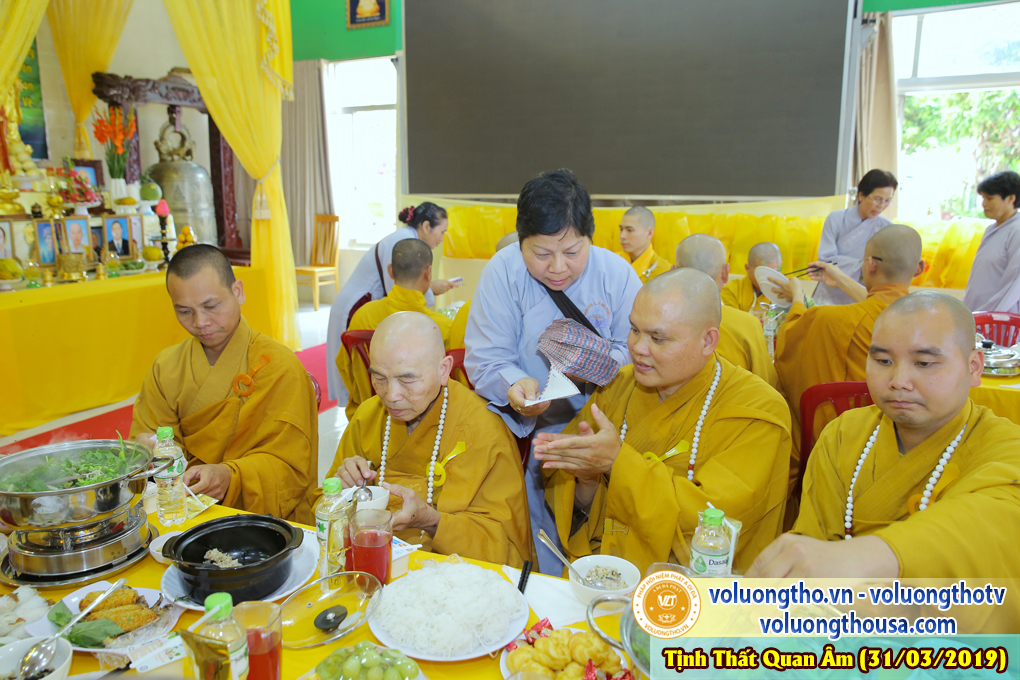 hinh-anh-cung-duong-trai-tang-ngay-31-03-2019-chua-quan-the-am-duc-trong-lam-dong-31.jpg