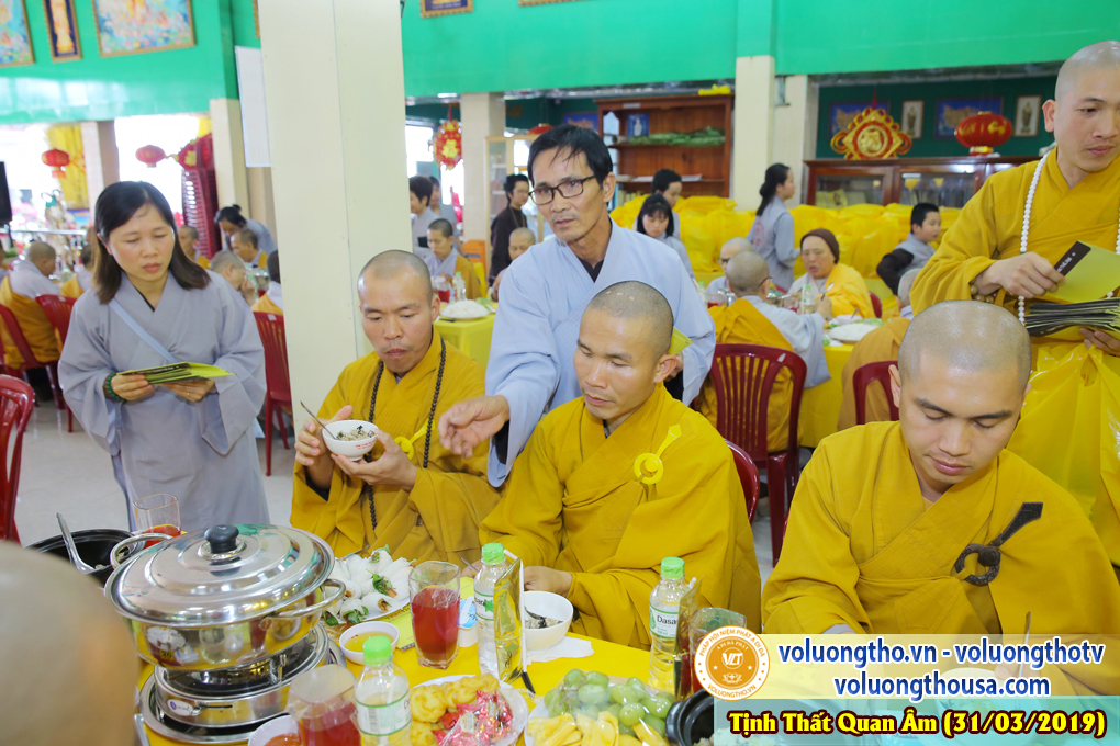hinh-anh-cung-duong-trai-tang-ngay-31-03-2019-chua-quan-the-am-duc-trong-lam-dong-33.jpg