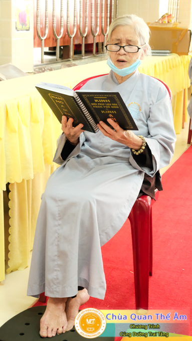 hinh-anh-cung-duong-trai-tang-ngay-8-5-2022-chua-quan-the-am-duc-trong-lam-dong-10.jpg