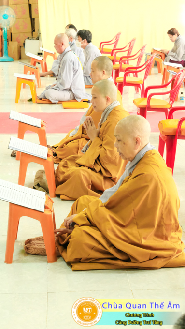 hinh-anh-cung-duong-trai-tang-ngay-8-5-2022-chua-quan-the-am-duc-trong-lam-dong-15.jpg